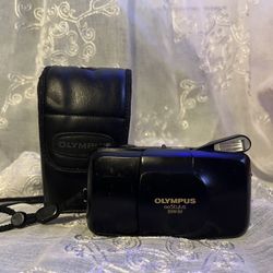 Olympus Infinity Stylus Zoom DLX 35-70mm 35MM Film Camera ( read the description )