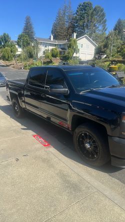 2017 Chevy Silverado 1500 Crew Cab LT 4 door 5 3/4 ft