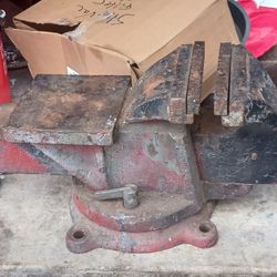 Heavy duty Vice. 