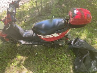 49cc. Rides good got to get new back break handle other break works tho