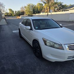 Vendo Honda Accord 2008 En Buenas Condiciones Titulo Limpio Con Placas AL Dia 