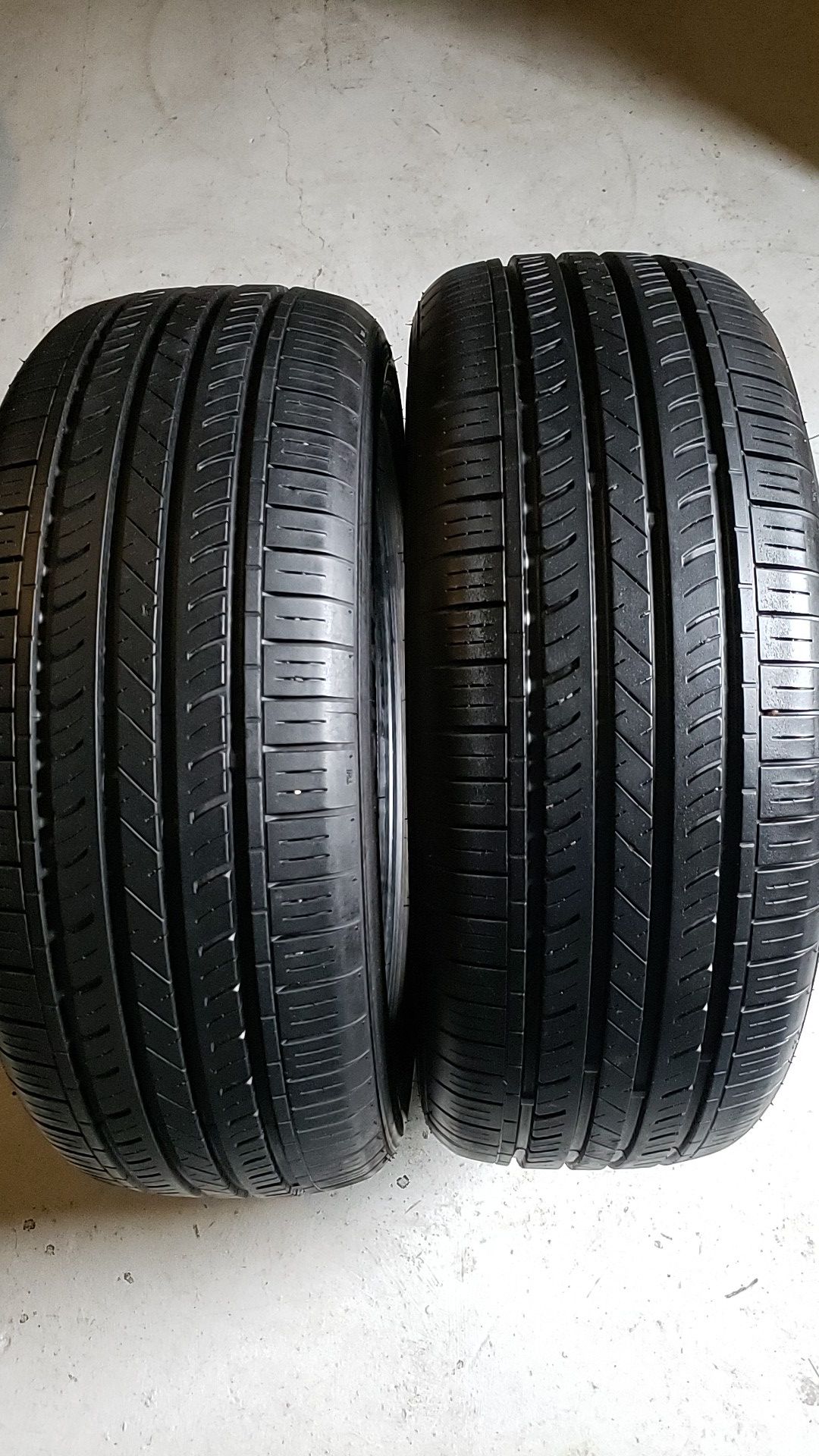 Land sport in good condition 2 tires 215 55 17 80% tread