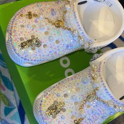 Customize crocs for your baby girl, bautizo,primera comunion,y  confirmacion  Up to size 2 Junior 