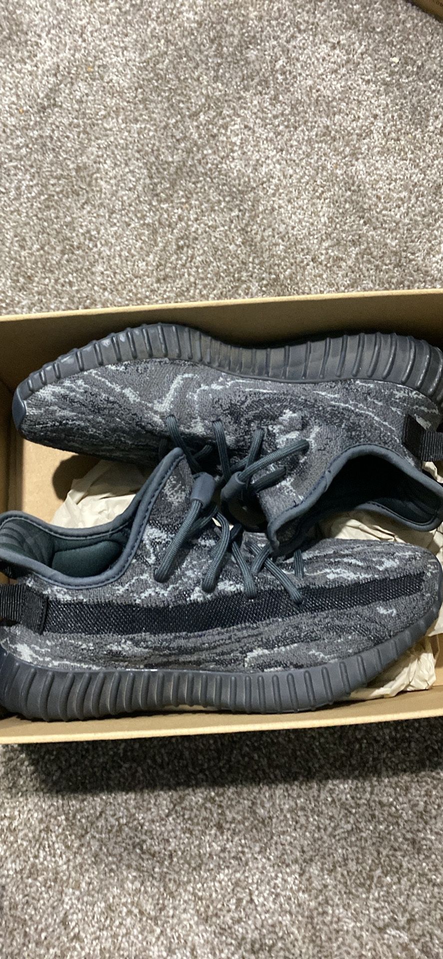 Yeezy 350 Dark Salt 6.5y