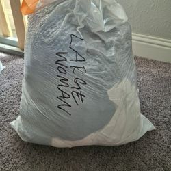 LARGE WOMAN CLOTHES 13 Gallon BAG