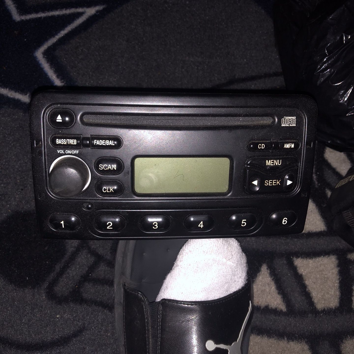 Standard Stereo / CD player