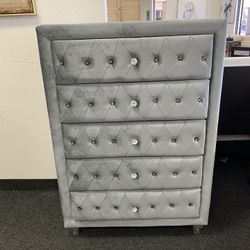 Grey Velvet 5 Drawer Chest With Diamonds 