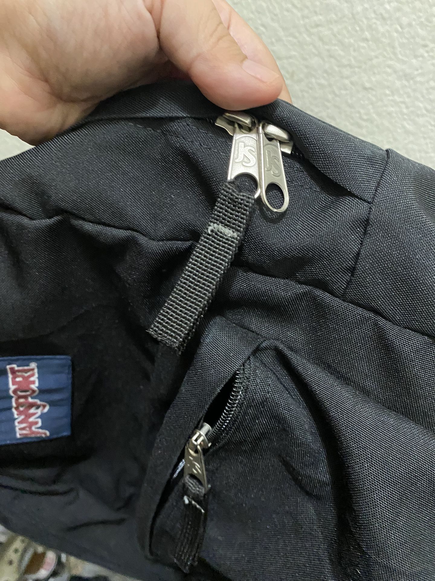 fake jansport backpack Superbreak It offers a stylish and functional design Real vs FakeJansport Hatchet Backpack