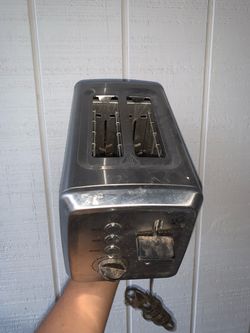 Stainless Steel 2-Slice Toaster