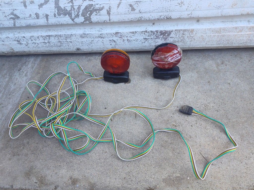 Trailer Lights With Connectors