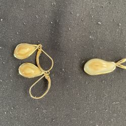 Pendant and earrings for sale 24kt Gold