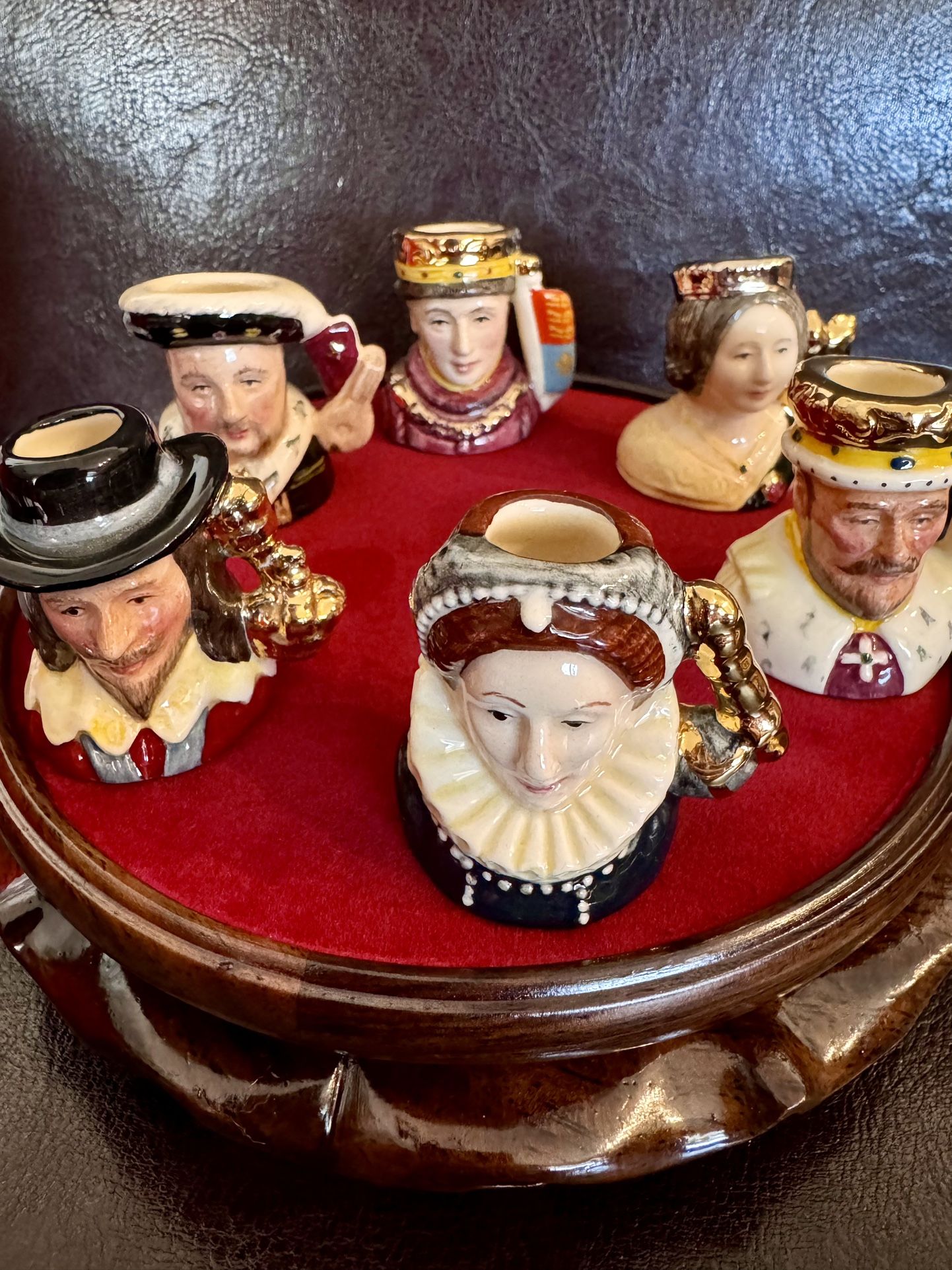 Royal Doulton Tiny Character Jugs, Kings & Queens Realm-6 pieces with a display