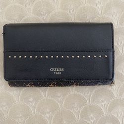 GUESS WALLET! Gently Used … In Great Condition!