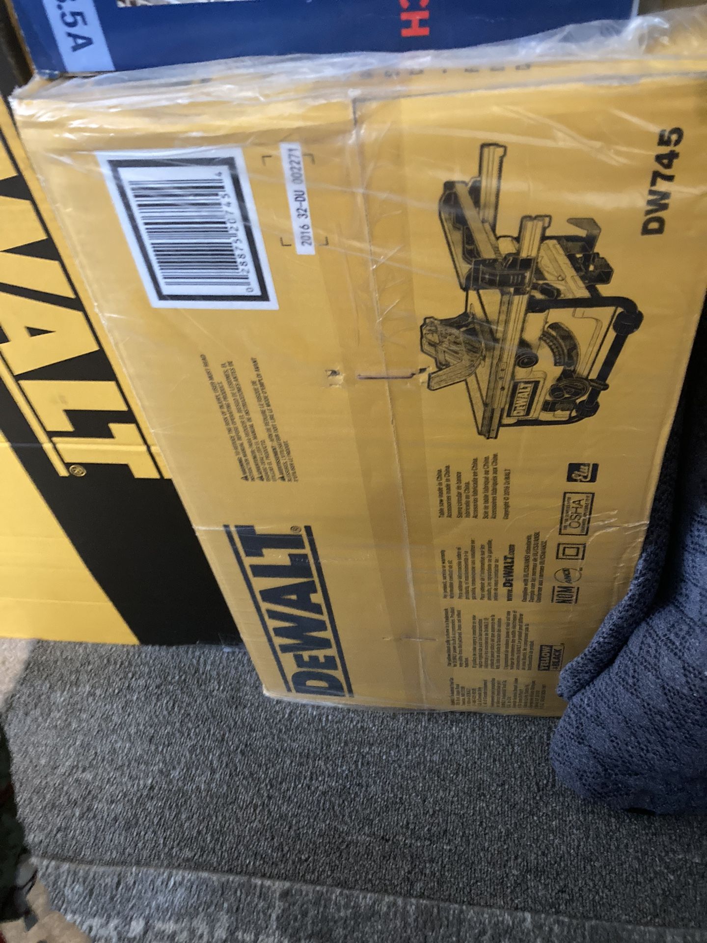 SE VENDE  DEWALT TABLE SAW NUEVO 