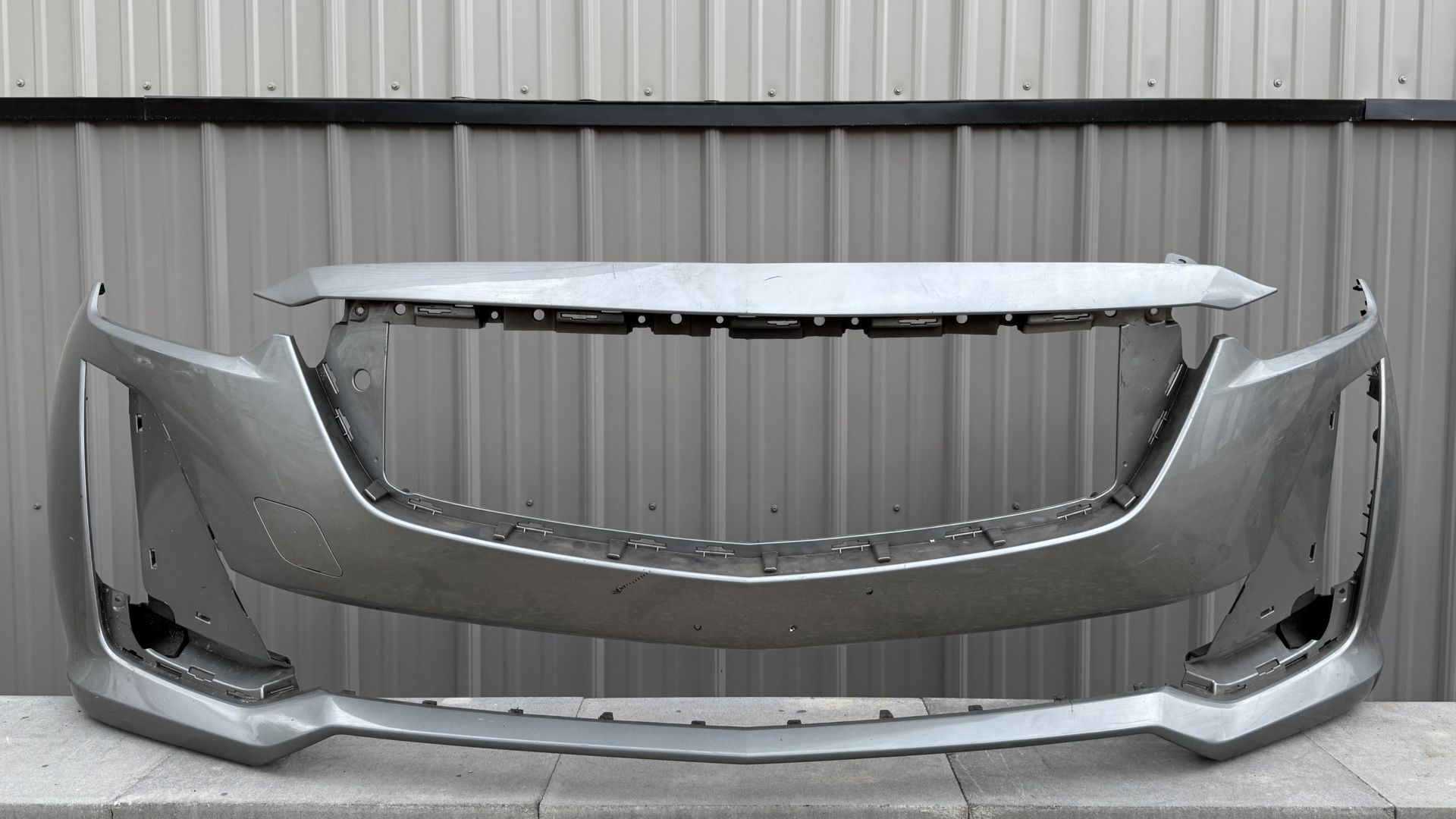 2020 2021 2022 2023 2024 2025 CADILLAC CT5 FRONT BUMPER SILVER ORIGINAL