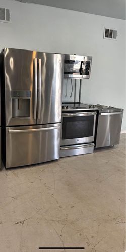 Stainless Steel Kitchen Appliance Set