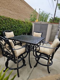 Good Quality high dining set with 4 Barstools chairs /outdoor Furniture/Cash Only