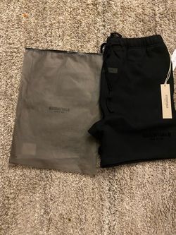 Black essentials shorts
