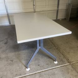 Standing Desk (Adjustable)