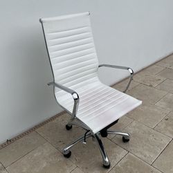 White Office Chair (1 Available) Pickup Today Available 