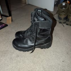 5.11 A.T.A.C.® 2.0 8" Storm Boot
Style
NEW!! Size 11