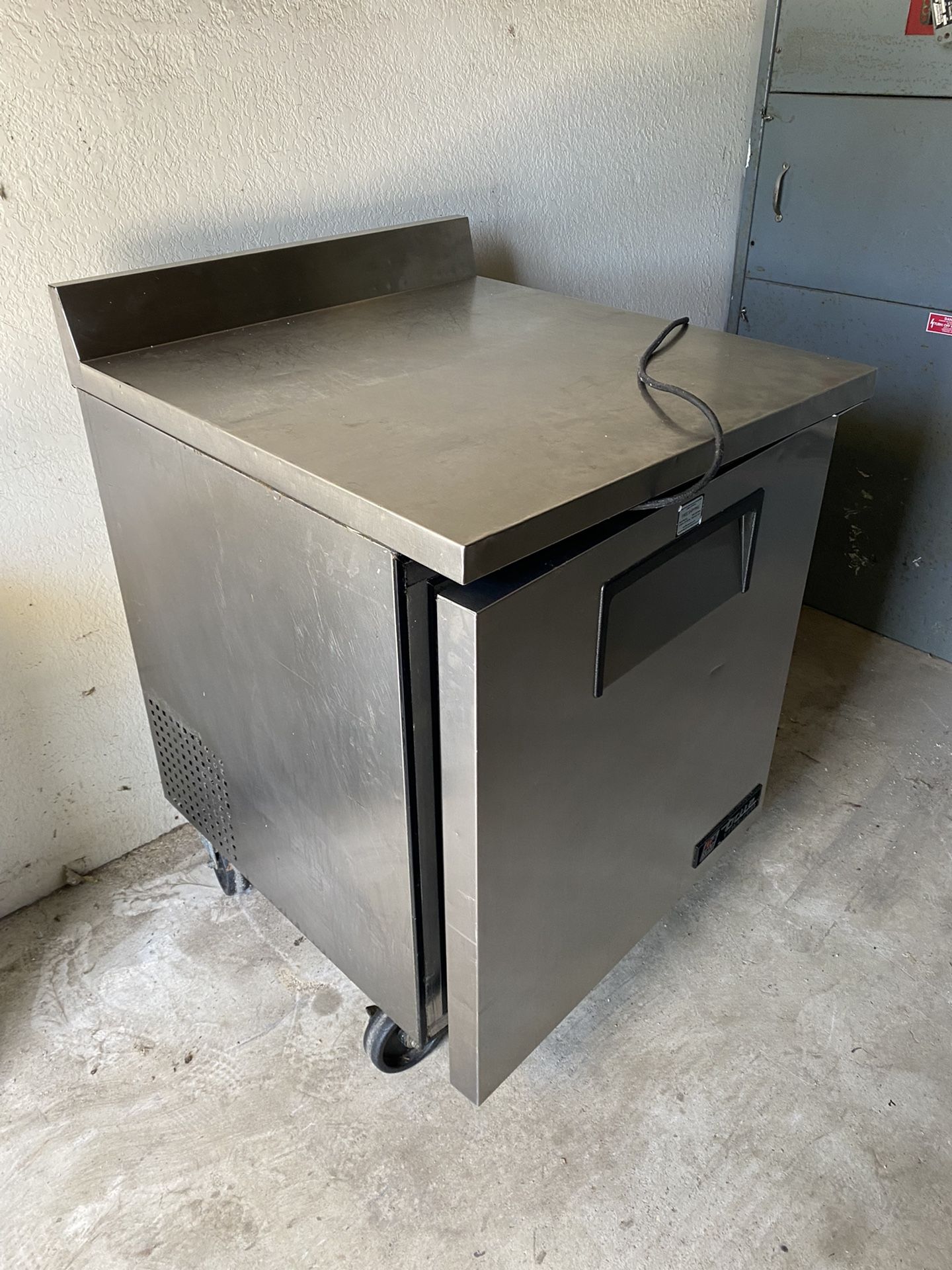 True TWT-27F-HC 28" W Worktop Freezer 