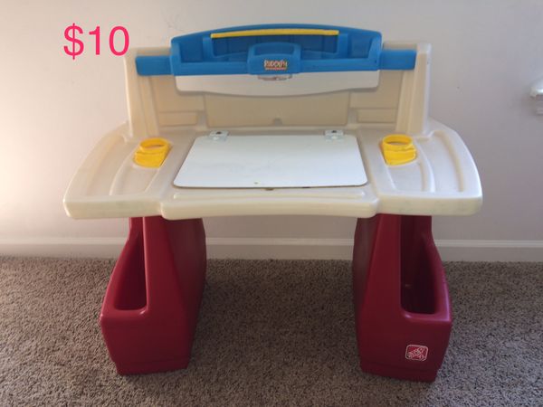 Step2 Deluxe Art Master Desk For In Boiling Springs Sc Offerup