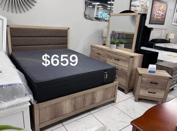 Beautiful! 4pc Bedroom Set: Queen Size Bed, Dresser, Mirror & Nightstand