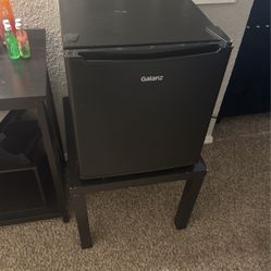 3 Mini Fridges