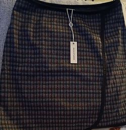 Ladies skirt