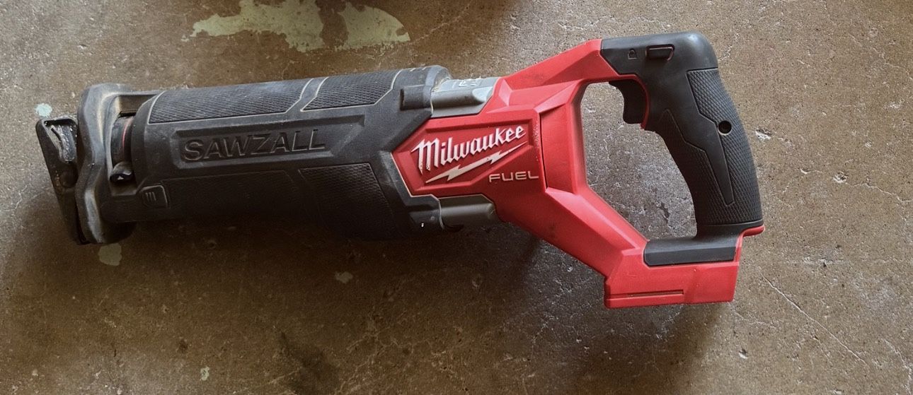 Milwaukee M18 Sawzaw
