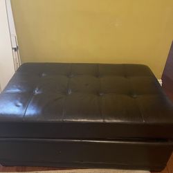 Leather ottom/ pull out bed for sale 