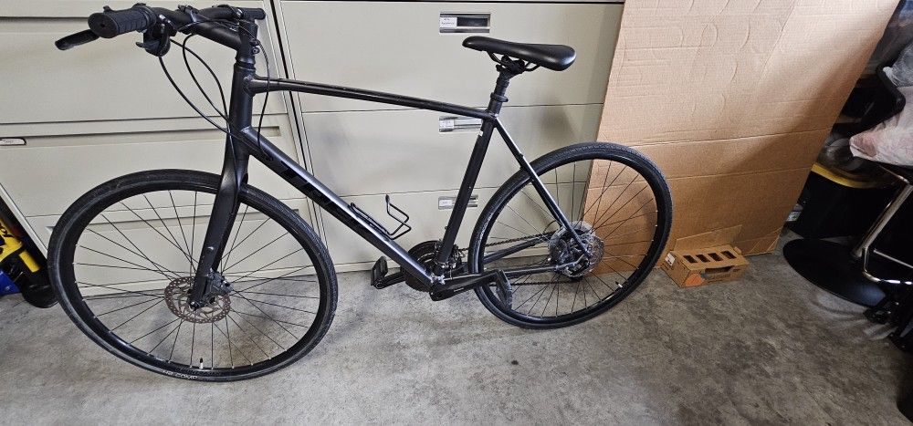 Trek FX3 hybrid bike XL frame Disc brakes