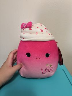 Brand New With Tag Cinnamon The Frozen Yogurt Squishmallow
