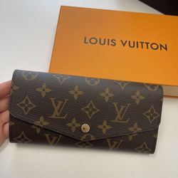 Louis Vuitton Sarah Wallet
