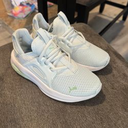 Puma Kids Size 2 Running Shoe