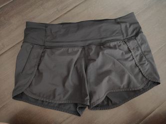 Lululemon black speed up shorts size 8