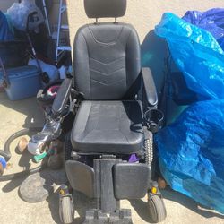 Power Wheel Chair Needs Battery $100