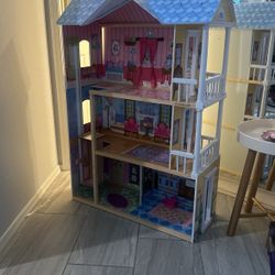 Kid Kraft Doll House 