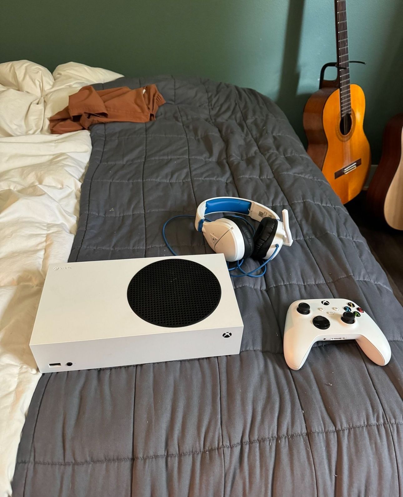 Xbox Xs 512gb With Turtle Beach Headset.