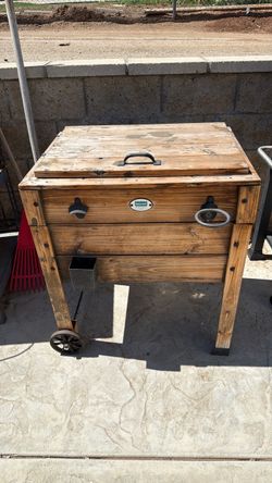 Ice chest
