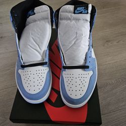 Air Jordan 1 Retro High OG University Blue

Size 11
