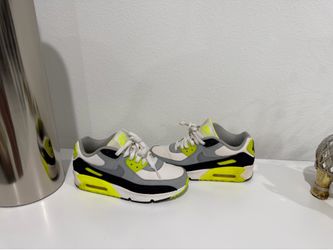 Nike Air Max 90 shoes size 6Y