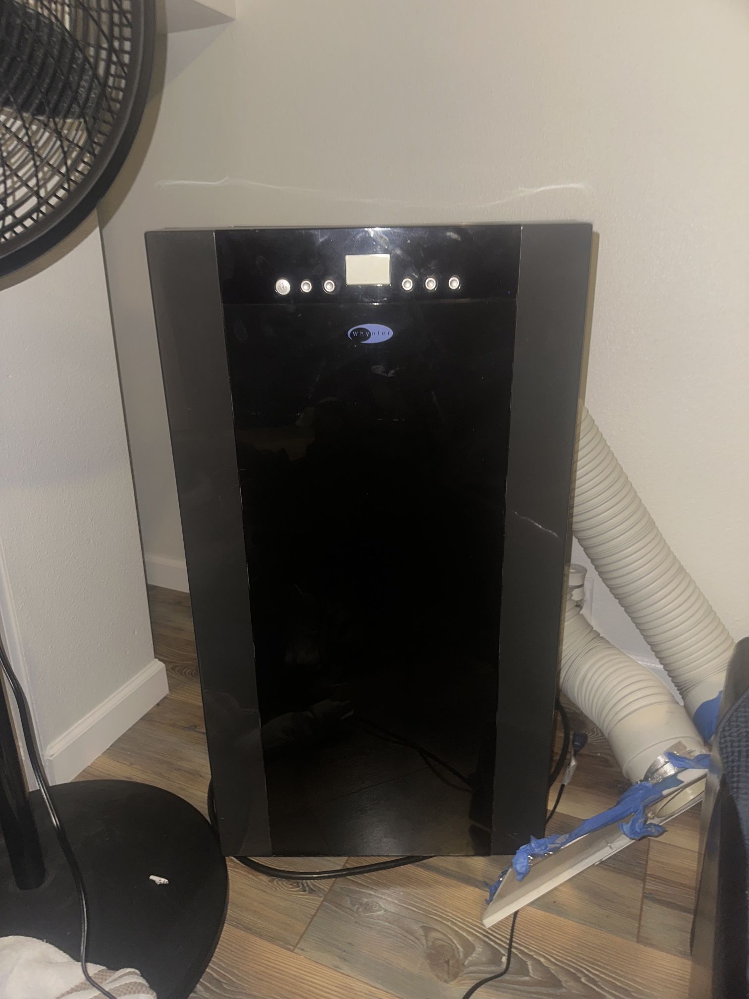 WYNTER 14,000 BTU PORTABLE AIR CONDITIONER