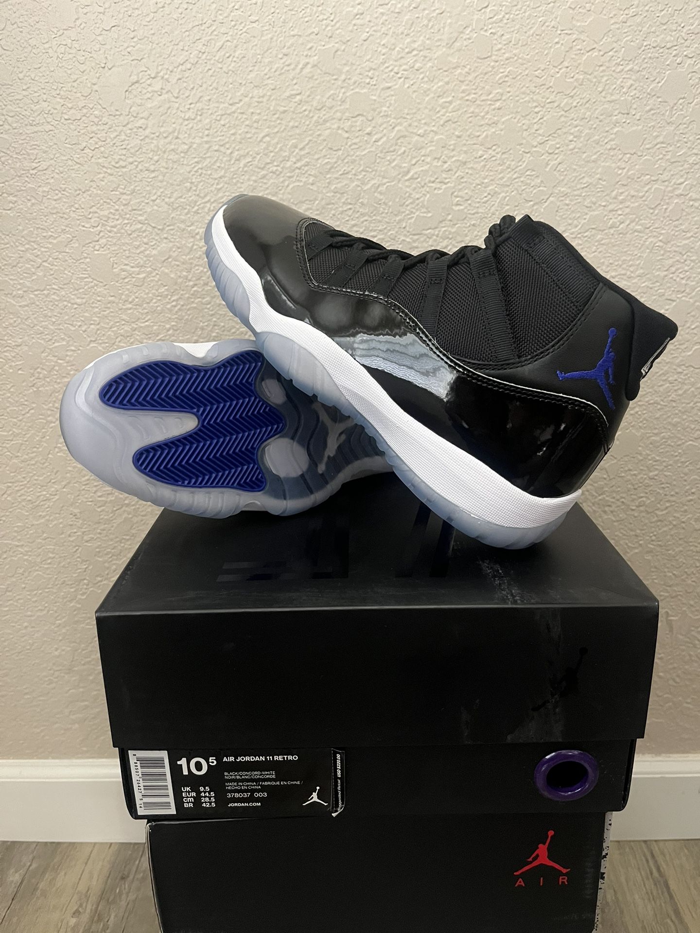 Jordan 11 Space Jam