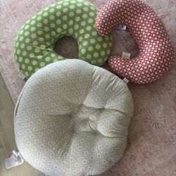 3 Nursing pillows For Sale