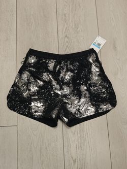 Nike reflective running shorts size medium black NEW