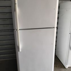 FREE DELIVERY $249 FRIGIDAIRE TOP FREEZER 