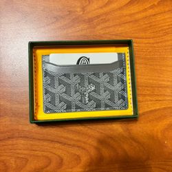 Brand new Grey Yard CardHolder/Wallet 
