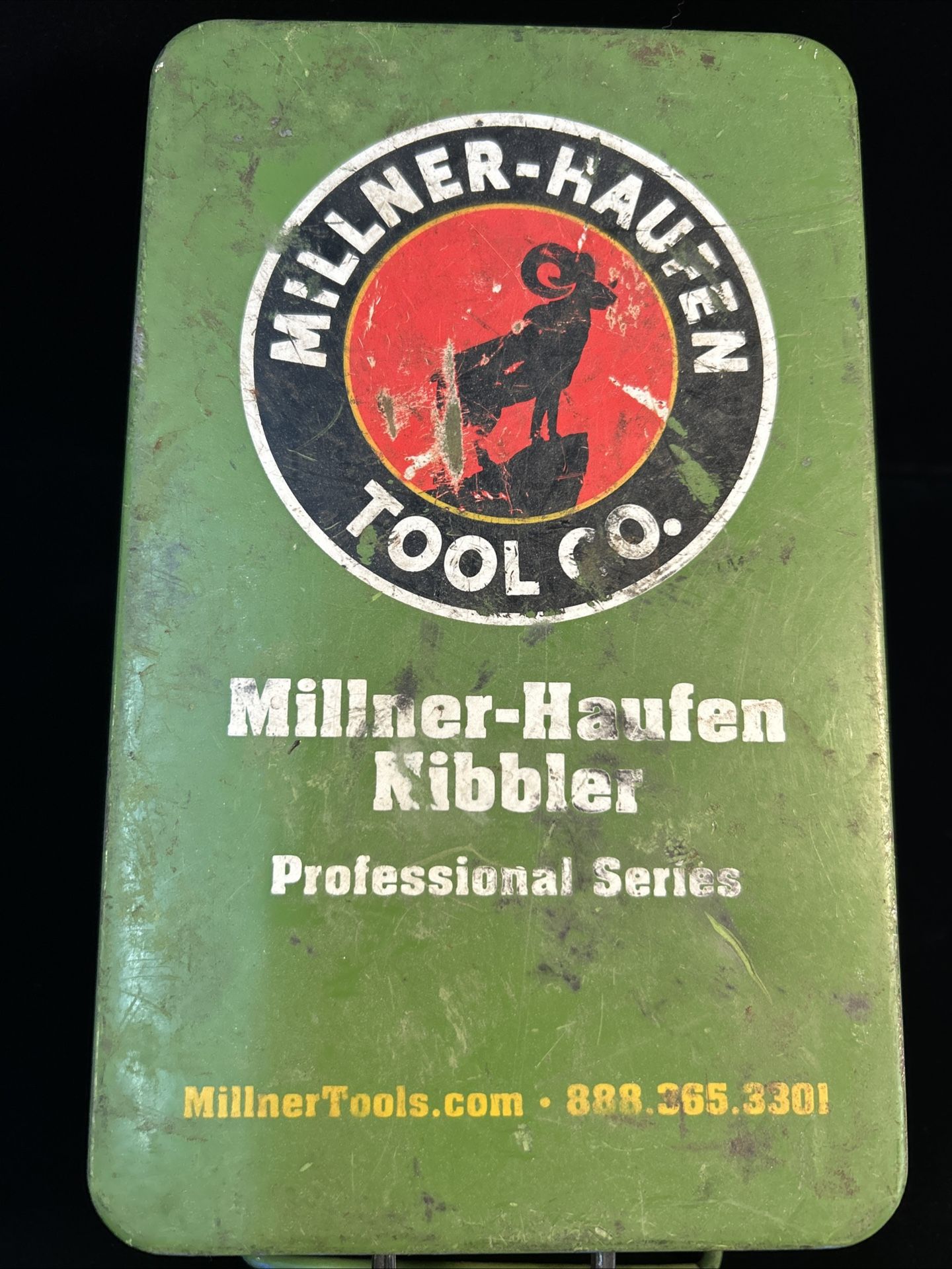 Millner-Haufen Nibbler Pro Series With Two Extra Cutting Pins